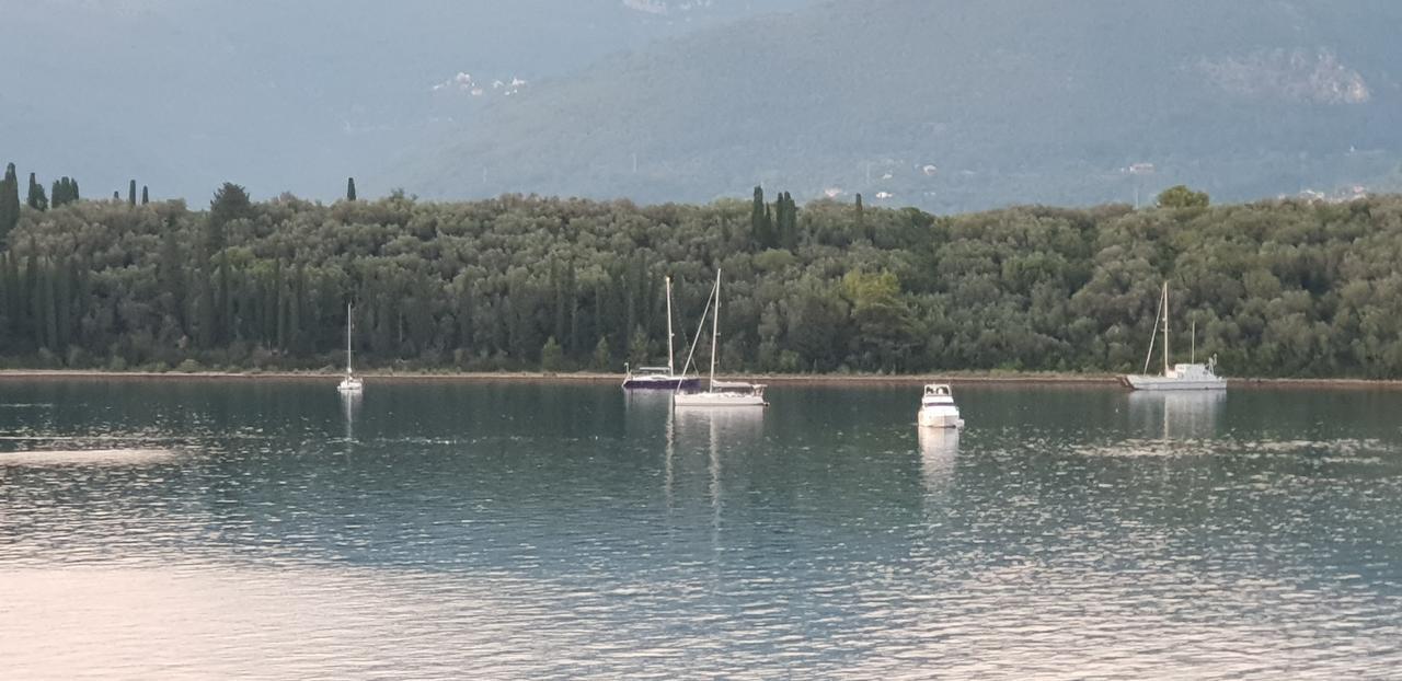 Riverside Villa Tivat Exterior photo